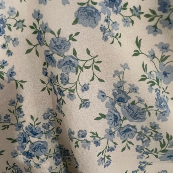 Vintage-Inspired Blue Floral Midi Dress - Picture 5 of 6